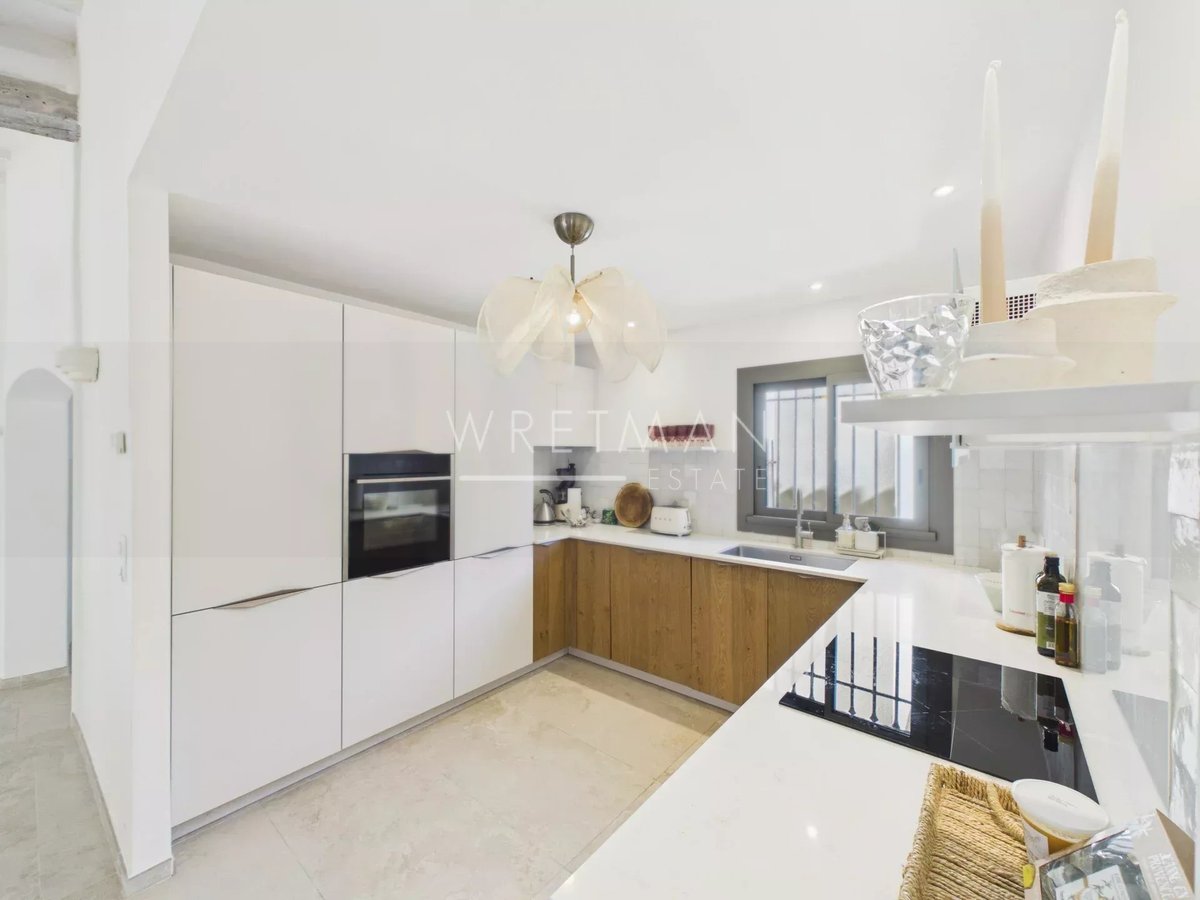 Villa La Colle-sur-Loup – Cuisine contemporaine équipée